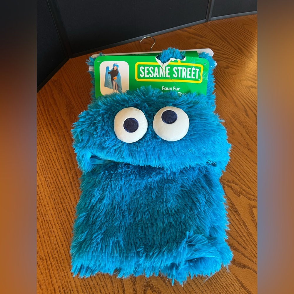 Sesame Street Cookie Monster Faux Fur Hooded Throw for Kids